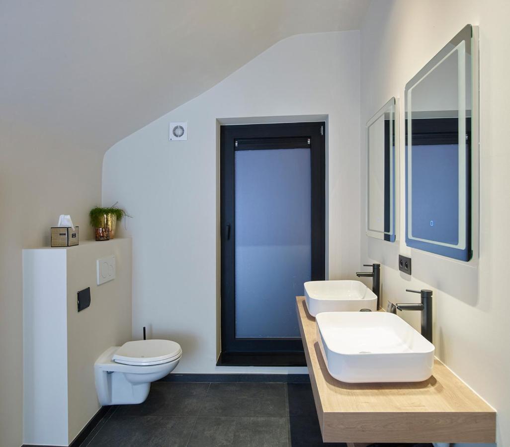 'T Vlyt Vakantiehuis-Wellness Bed & Breakfast Riemst Ngoại thất bức ảnh